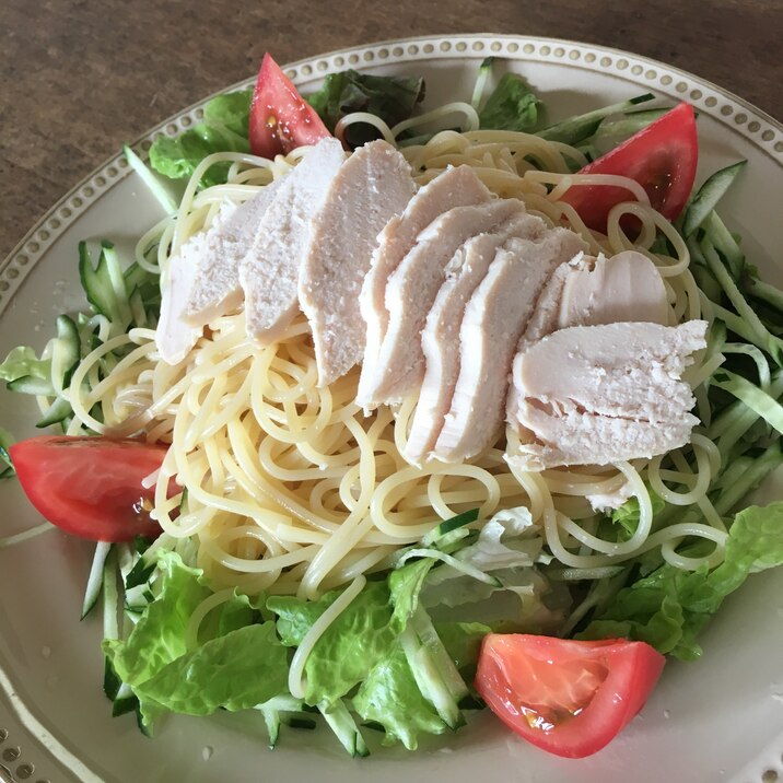 サラダチキンパスタ